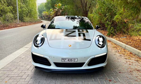 Rent Porsche Carrera 911 Racing Edition